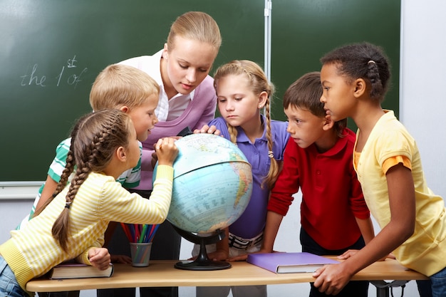 Exploring the Benefits of Bilingual Education for Young Children