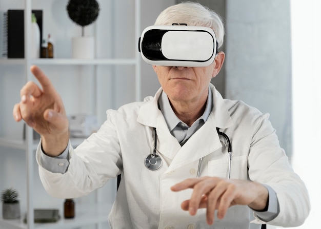 Revolutionizing Healthcare Education with Virtual Reality Applications